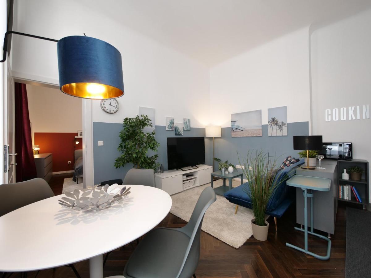 Stylish City Center Apartment Wina Bagian luar foto