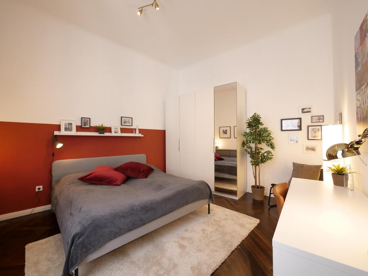 Stylish City Center Apartment Wina Bagian luar foto