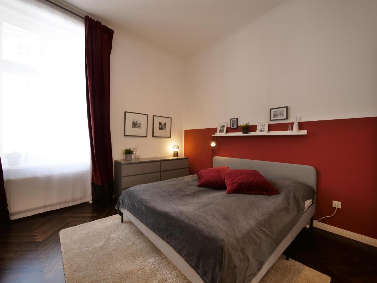 Stylish City Center Apartment Wina Bagian luar foto